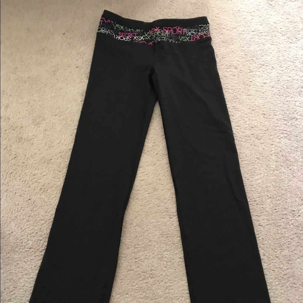NEVER WORN VS SPORT YOGA PANTS